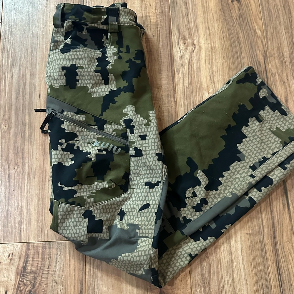 Kuiu youth Large attack pants